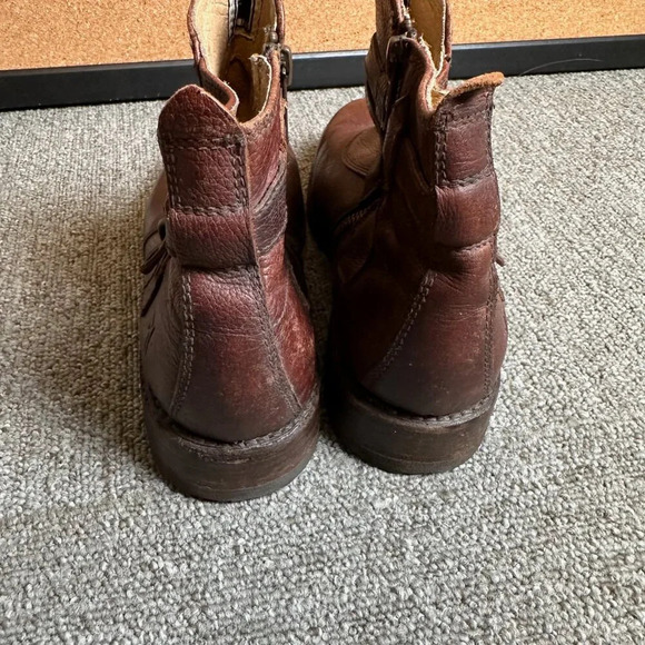 Frye JAYDEN CROSS STRAP Zipper Red Brown Boots Women US 6.5 B - Picture 4 of 7